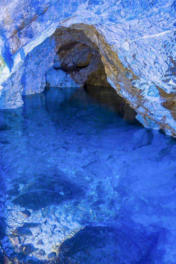 穂積水中鍾乳洞