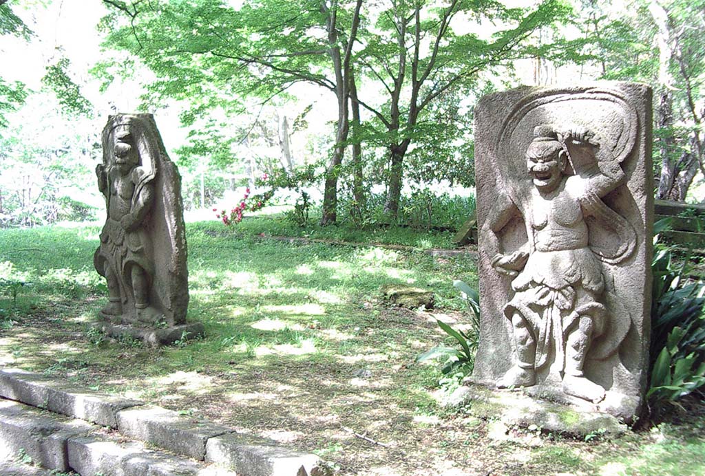 旧千燈寺跡仁王像