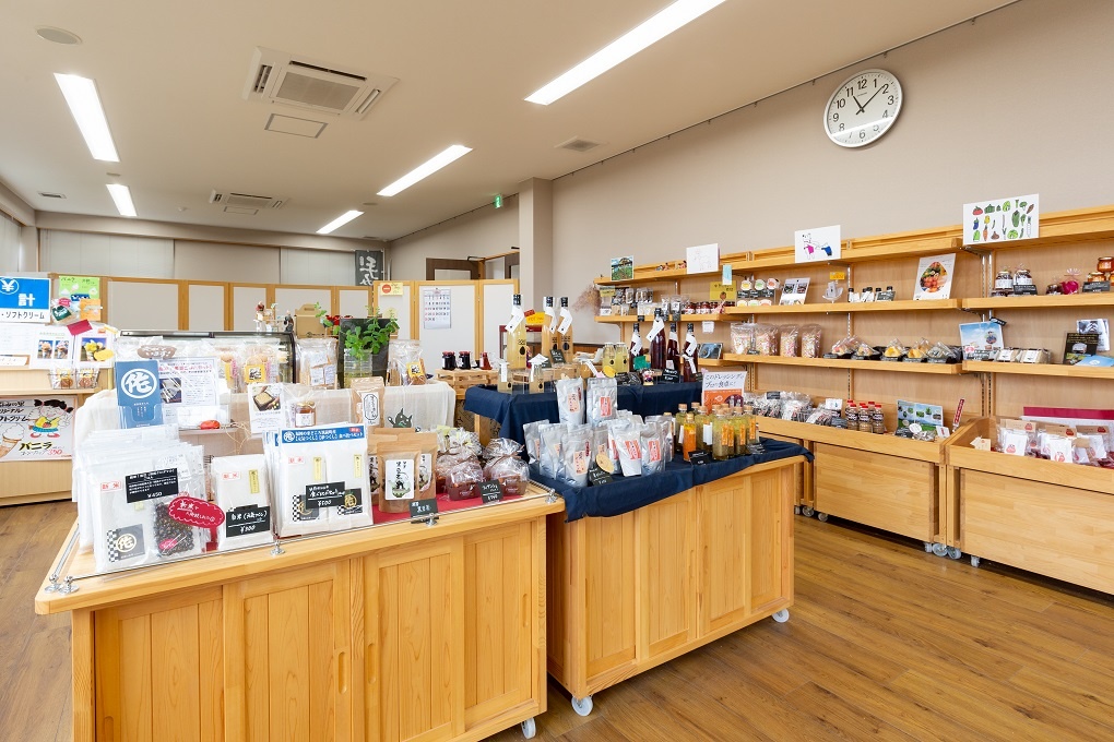 手みやげやさん中