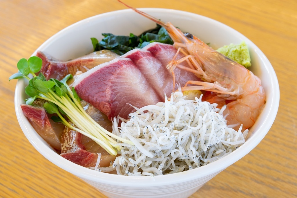 ぶり・カンパチ釜揚げシラス丼