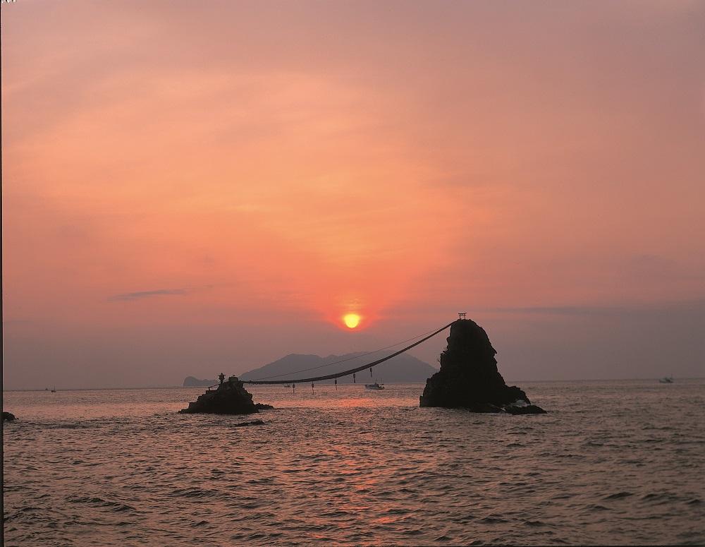 ビシャゴ浦姉妹岩