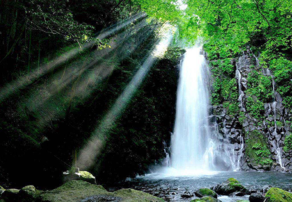 白糸の滝(西原村)