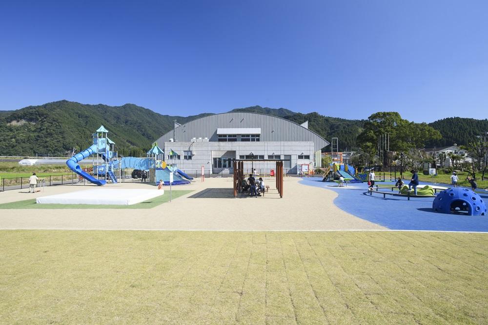 インクルーシブ遊具